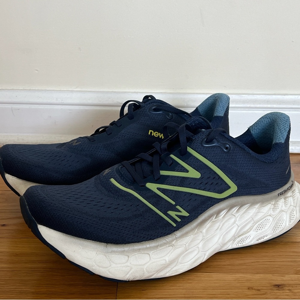 New Balance Fresh Foam More V4 / size: 10.5 mens